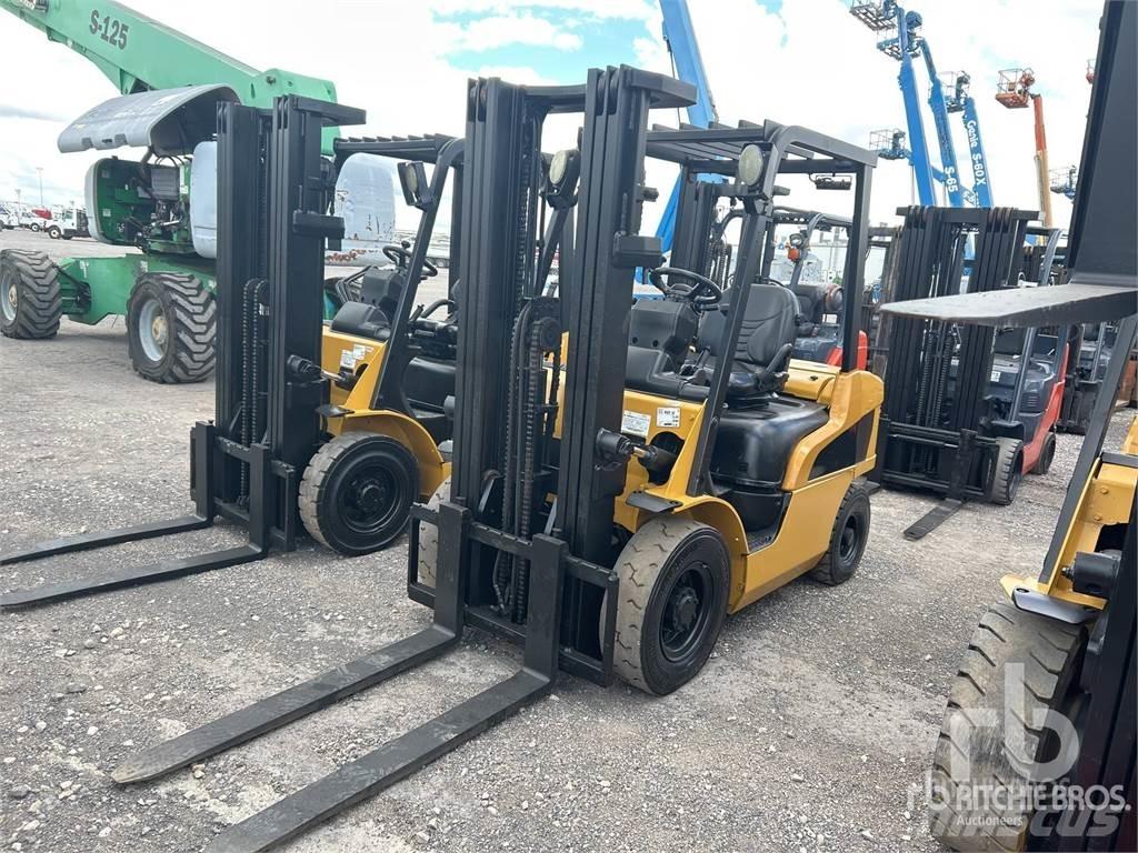 CAT DP25N 柴油叉车
