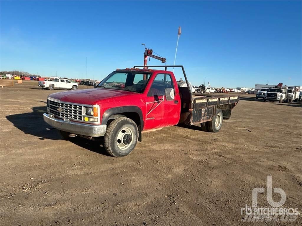 Chevrolet 3500 平板栏板货车