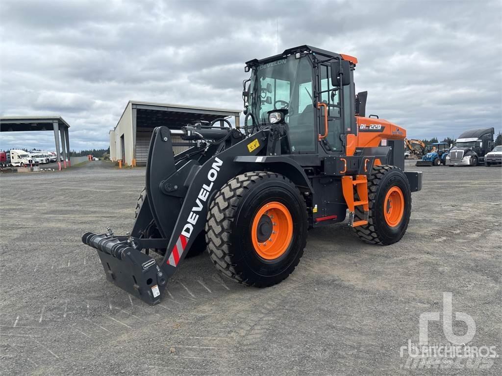 Develon DL220-7 轮式装载机