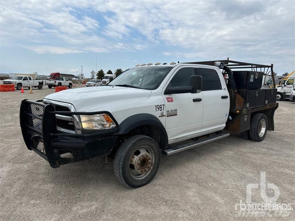 Dodge 5500 平板栏板货车