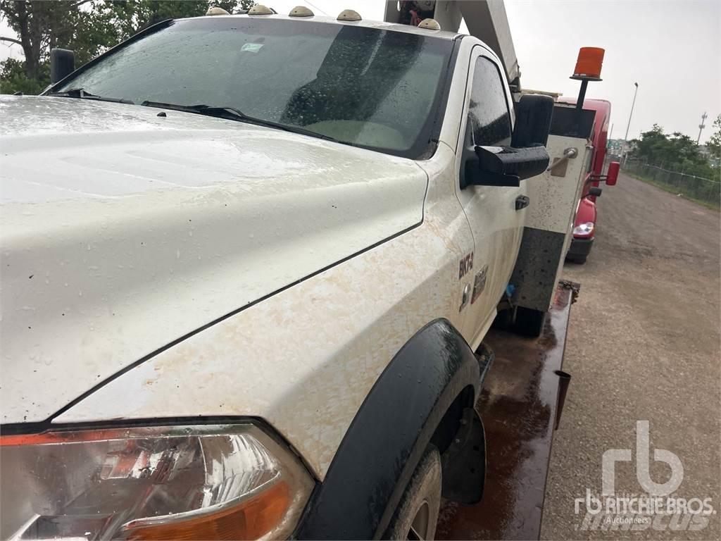 Dodge 5500 平板栏板货车