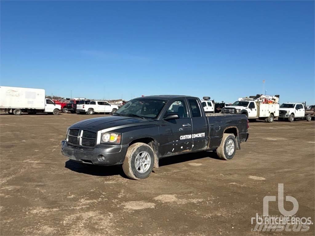 Dodge DAKOTA 皮卡车