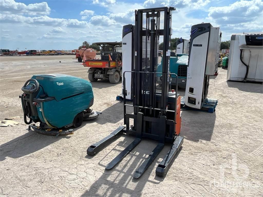 Doosan BWS17S-7 电动叉车