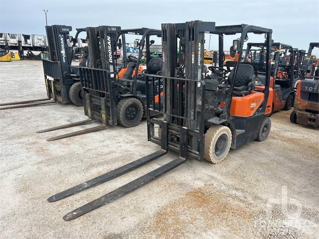 Doosan G25G 柴油叉车