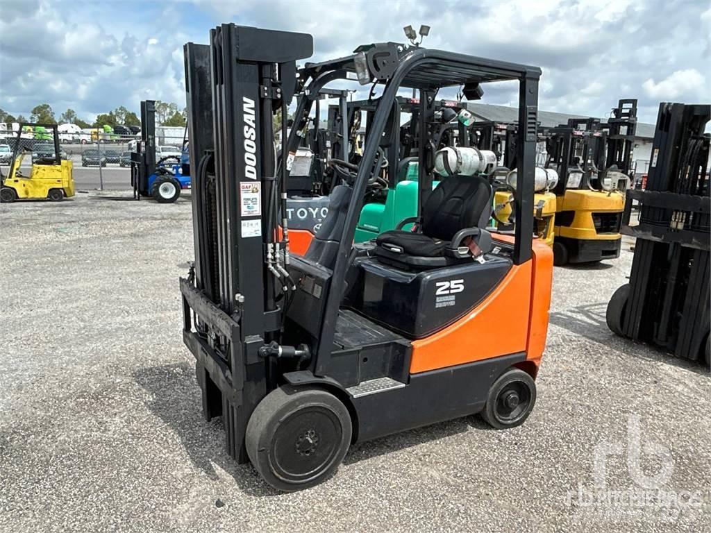 Doosan GC25E-3 柴油叉车