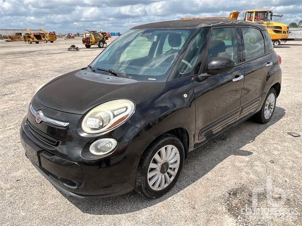 Fiat 500L 汽车