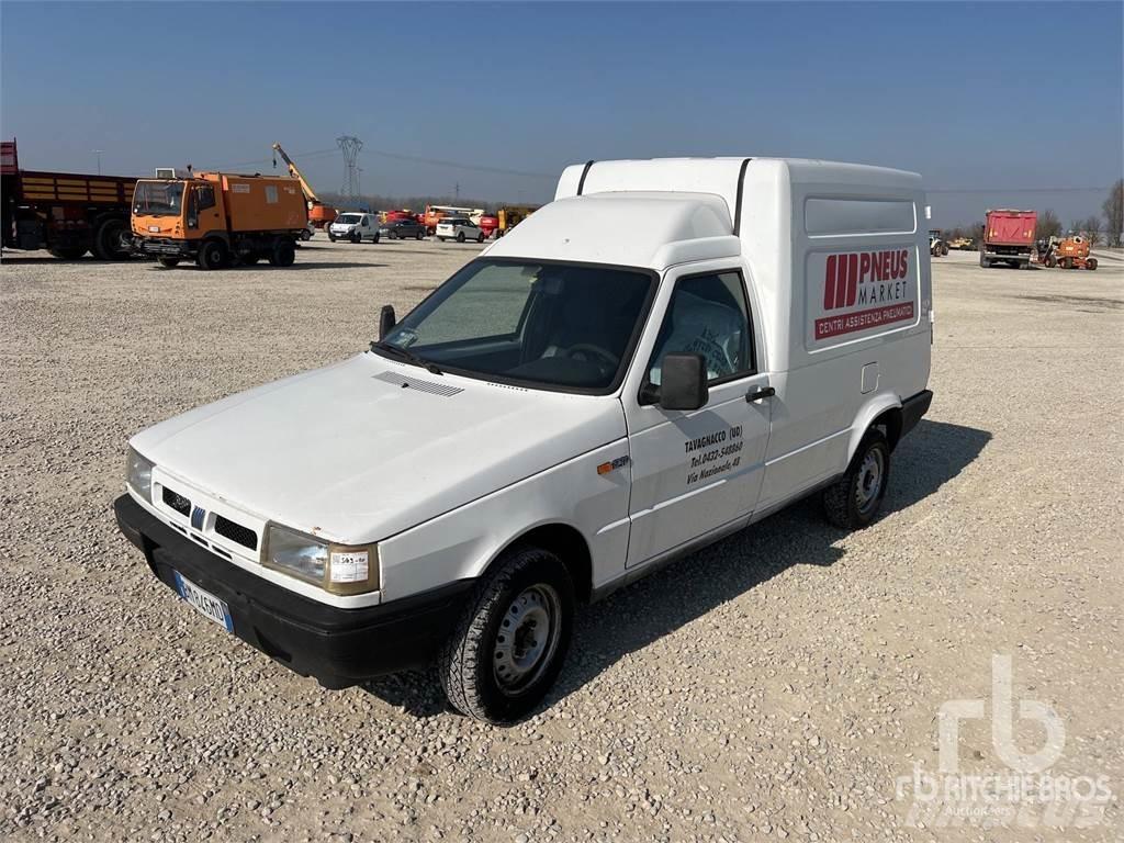 Fiat FIORINO 大型面包车