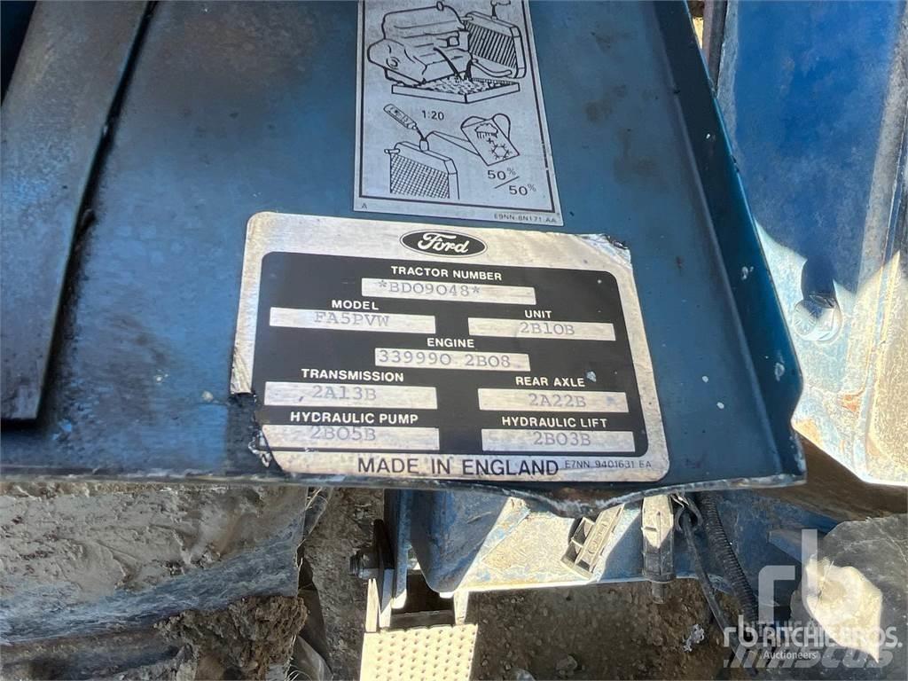 Ford 7740 铺管机