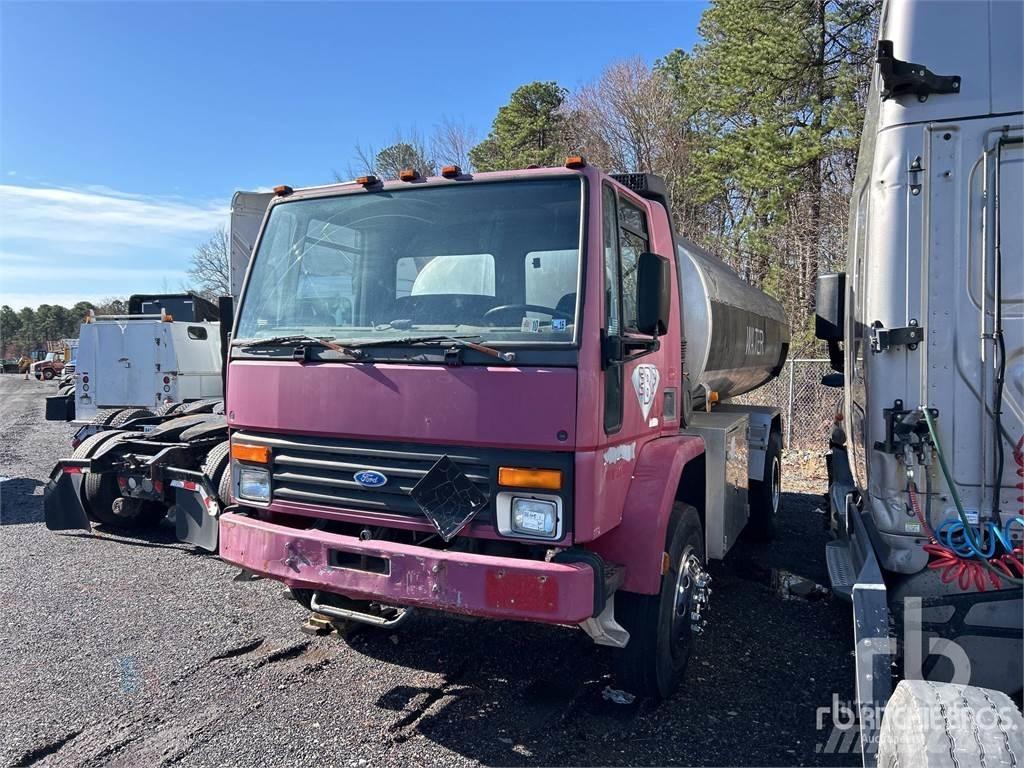 Ford CF8000 水罐车