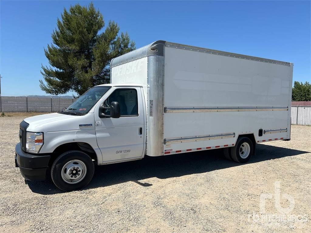 Ford E-350 大型面包车