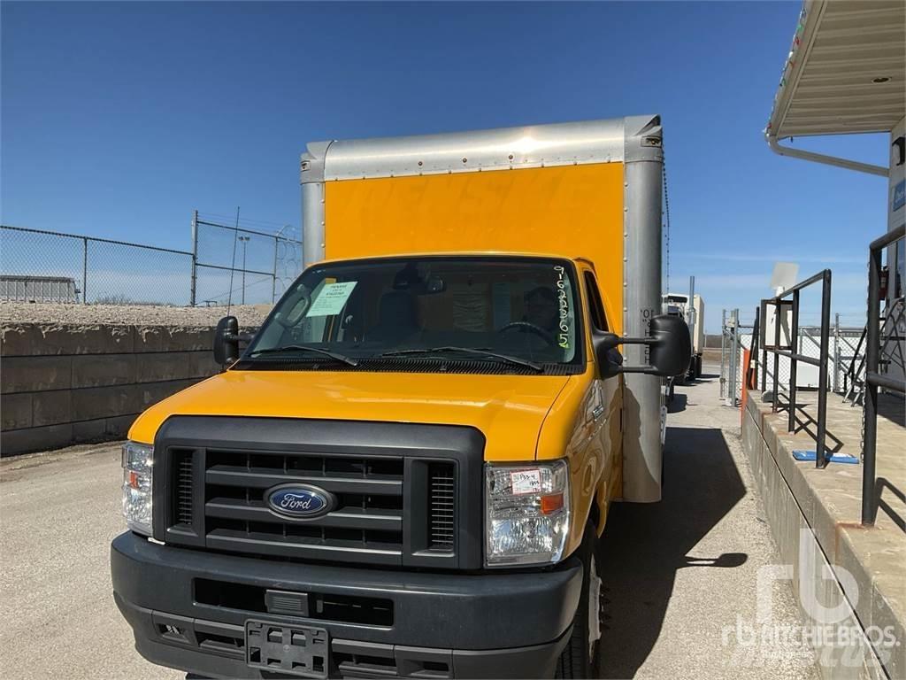 Ford E350 大型面包车