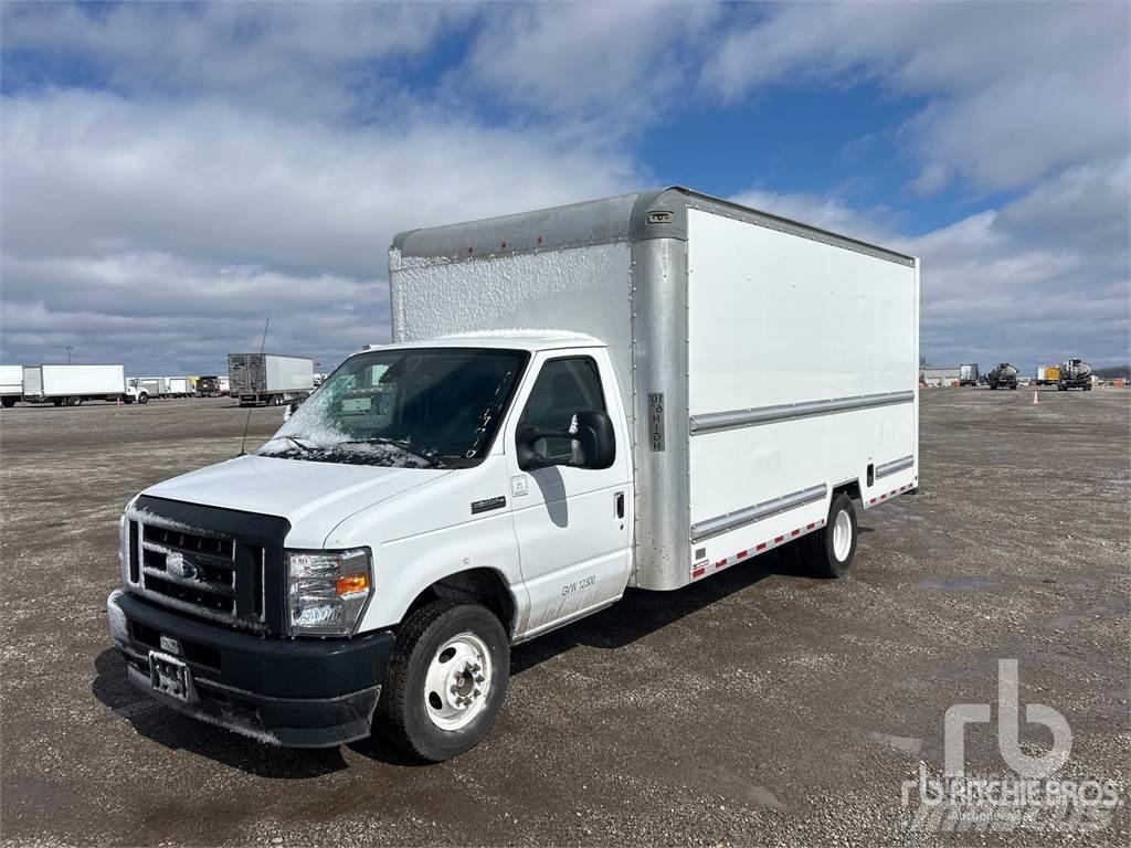 Ford E350 大型面包车