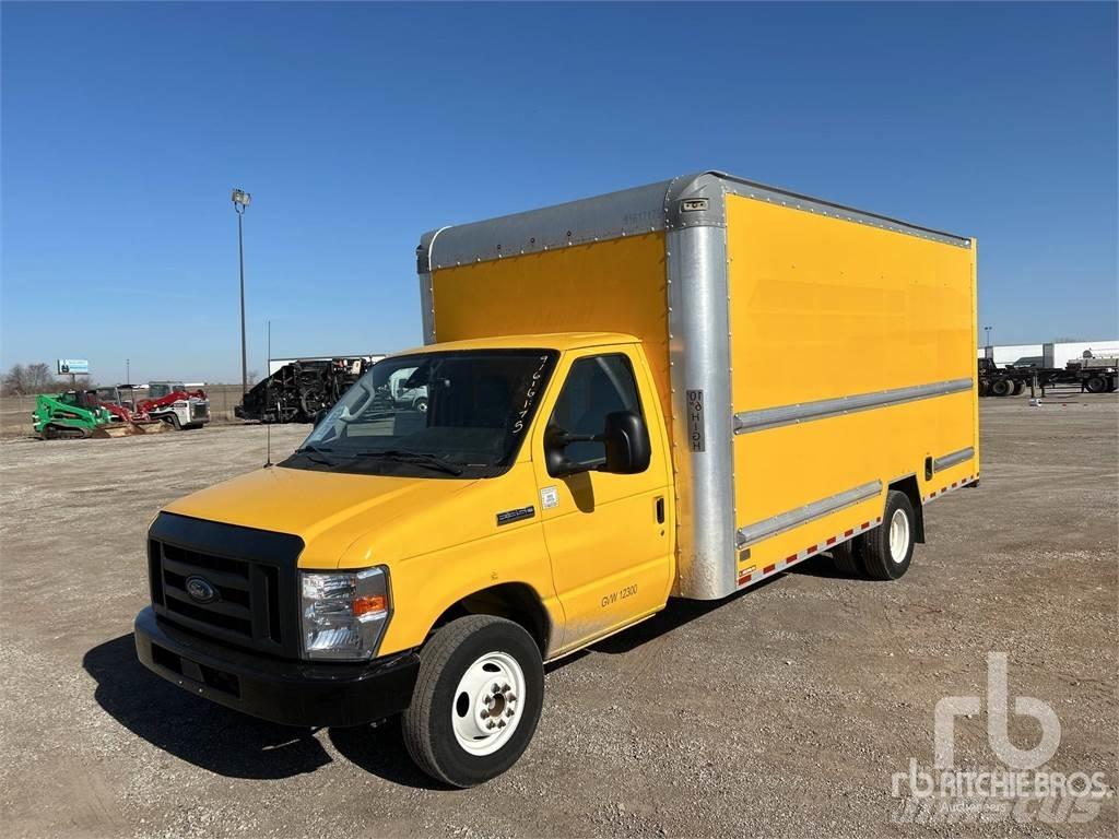 Ford E350 大型面包车