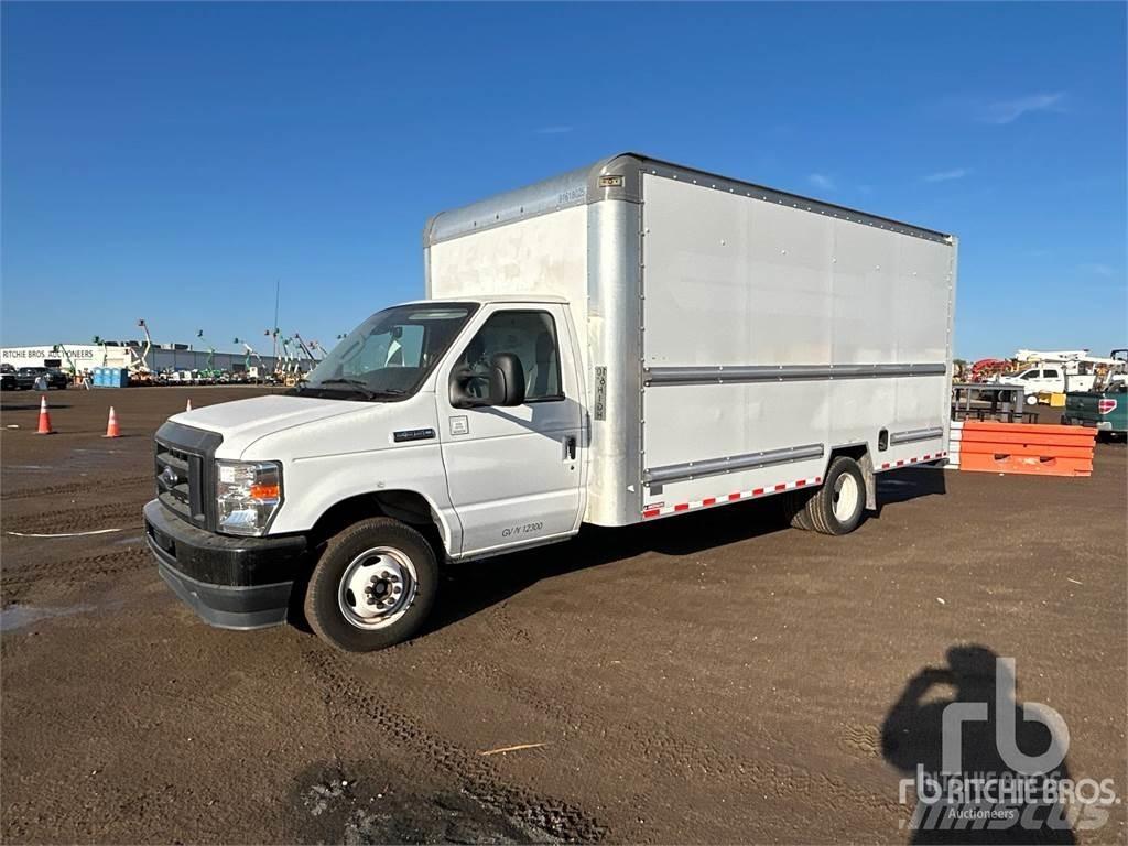 Ford E350 大型面包车