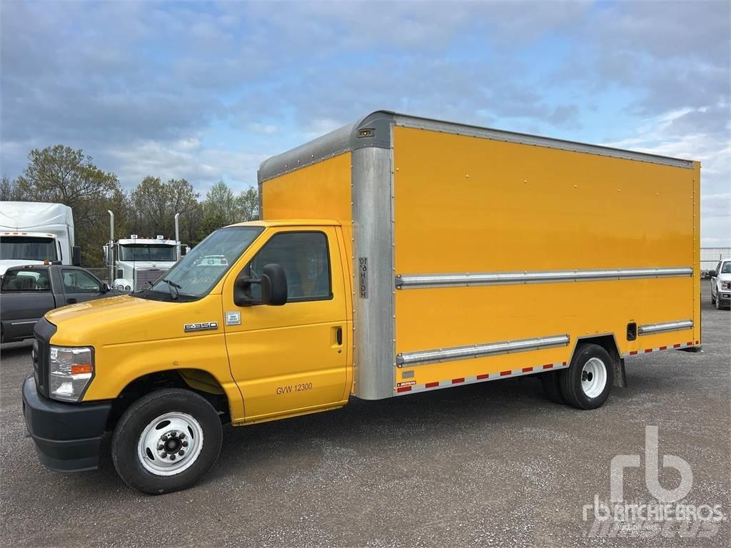 Ford E350 大型面包车