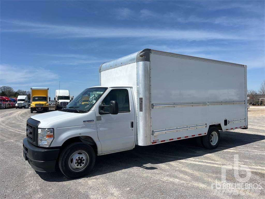Ford E350 大型面包车