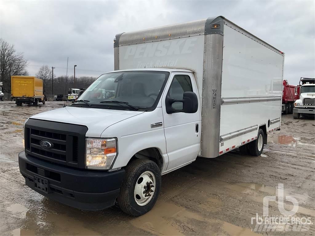 Ford E350 大型面包车