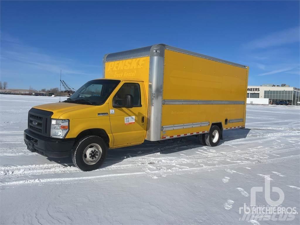 Ford E350 大型面包车