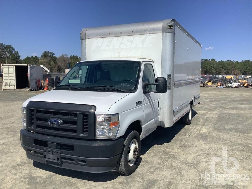 Ford E350 大型面包车