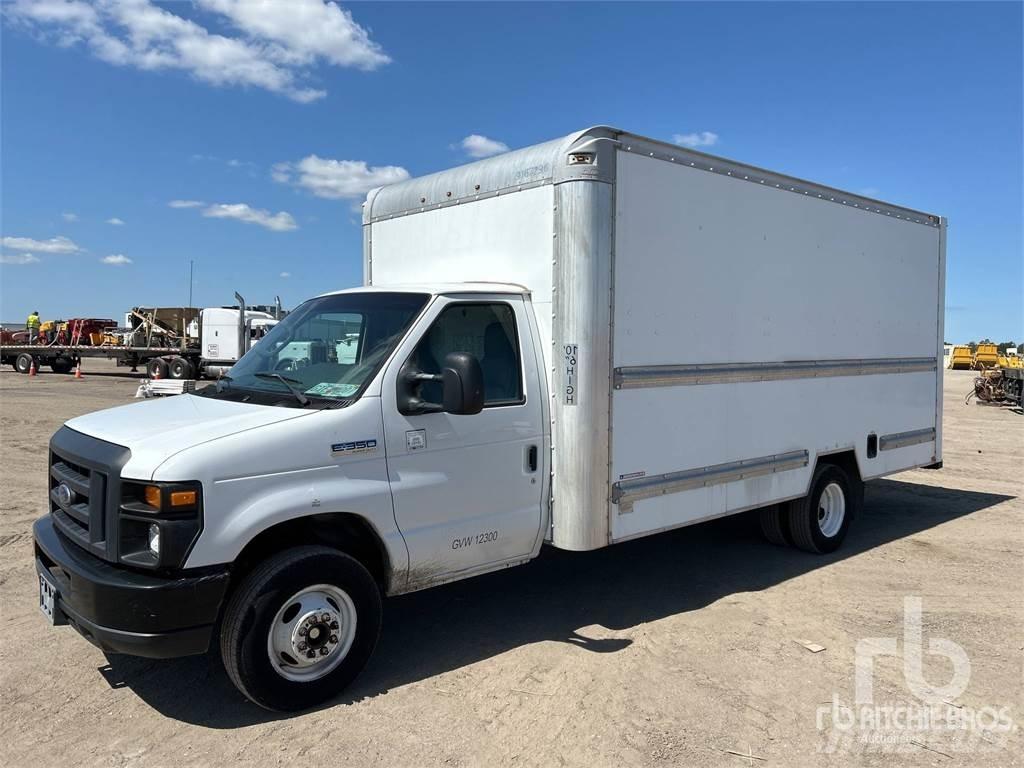 Ford E350 大型面包车