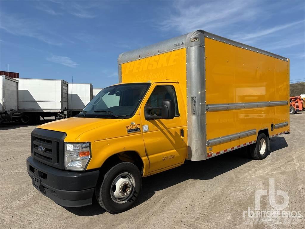 Ford E350 大型面包车