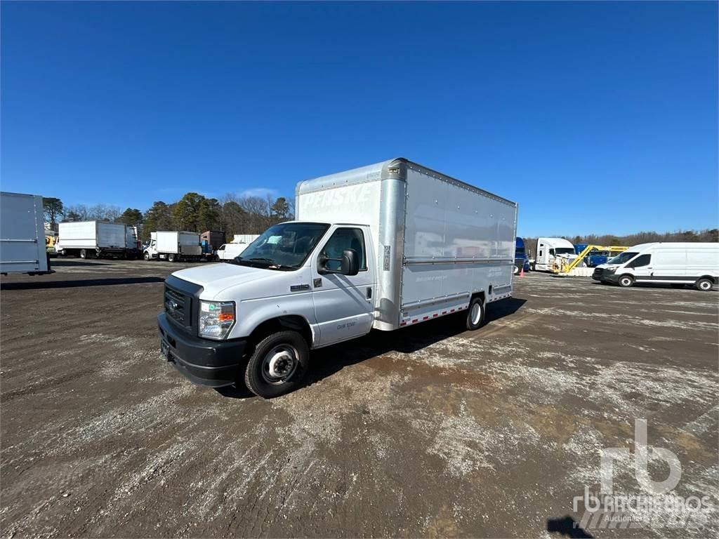 Ford E350 大型面包车
