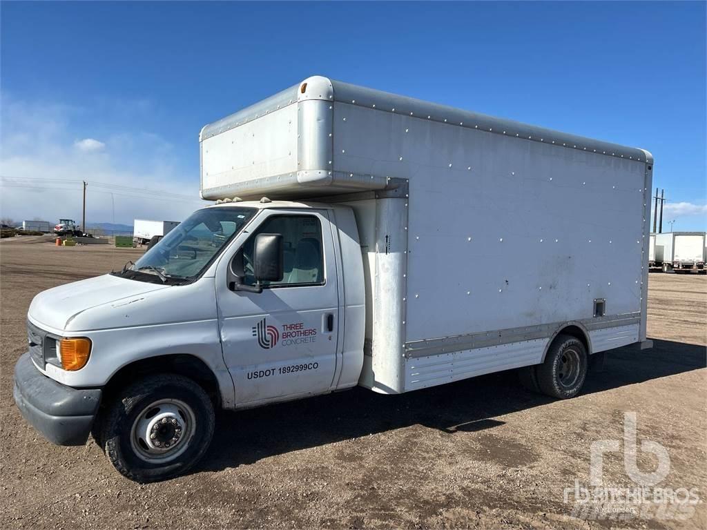 Ford E450 大型面包车