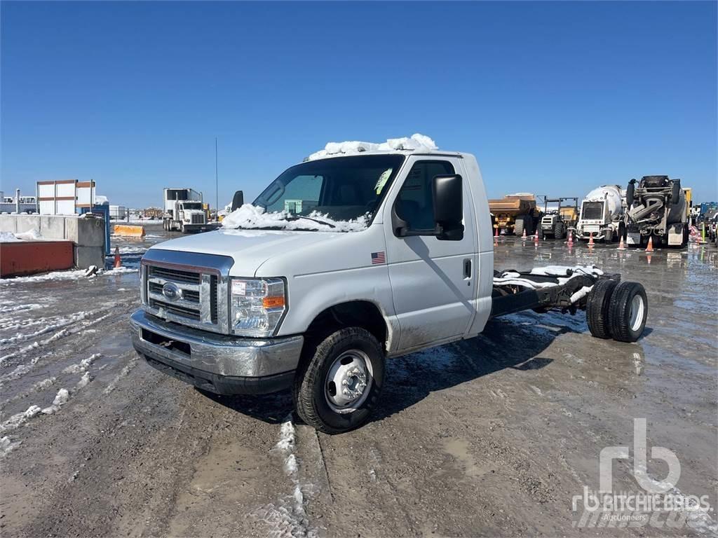 Ford E450 平板车