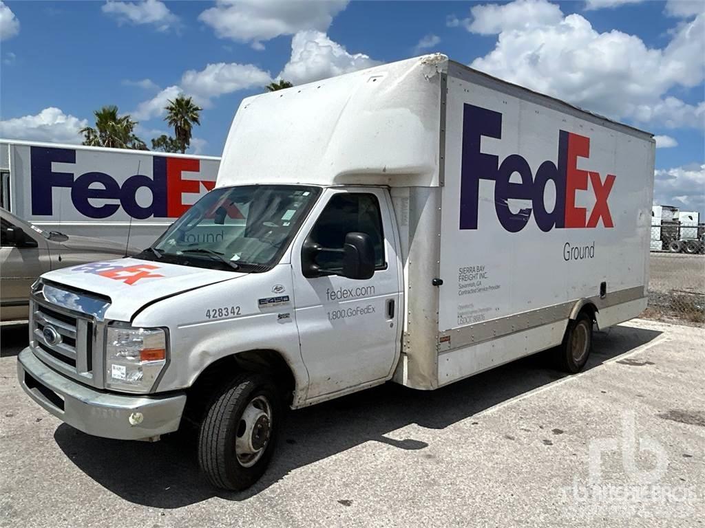 Ford E450 大型面包车