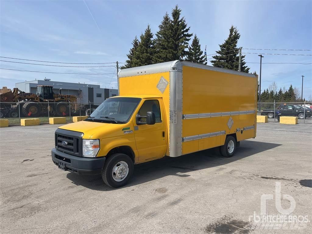 Ford E450 大型面包车