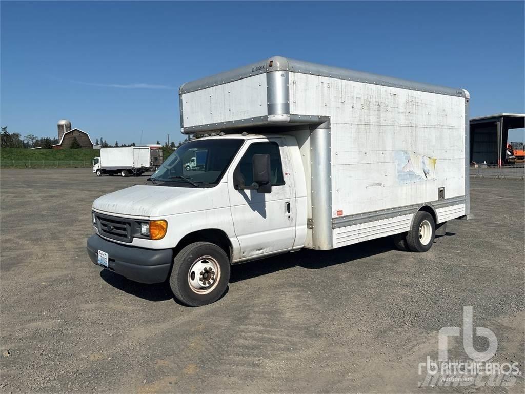 Ford E450 大型面包车
