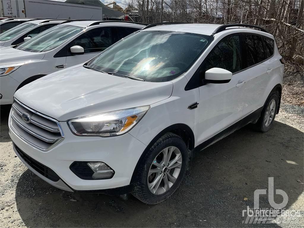 Ford ESCAPE 皮卡车