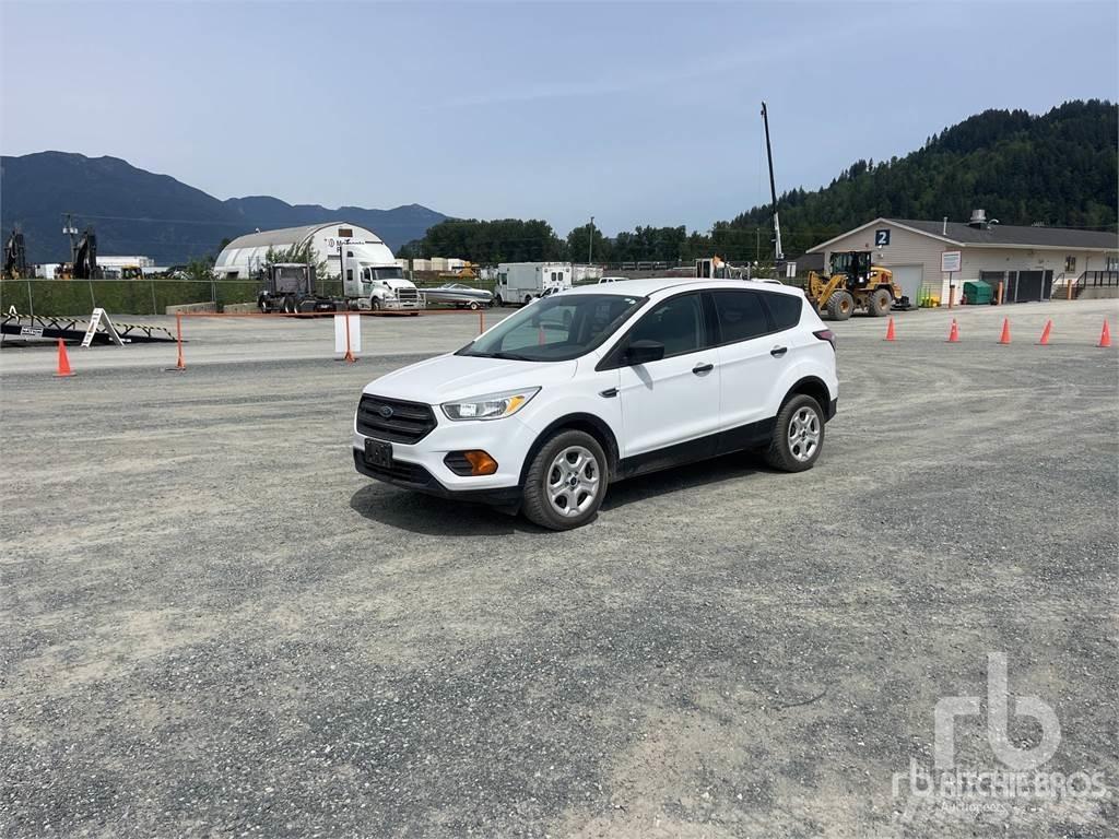 Ford ESCAPE 皮卡车