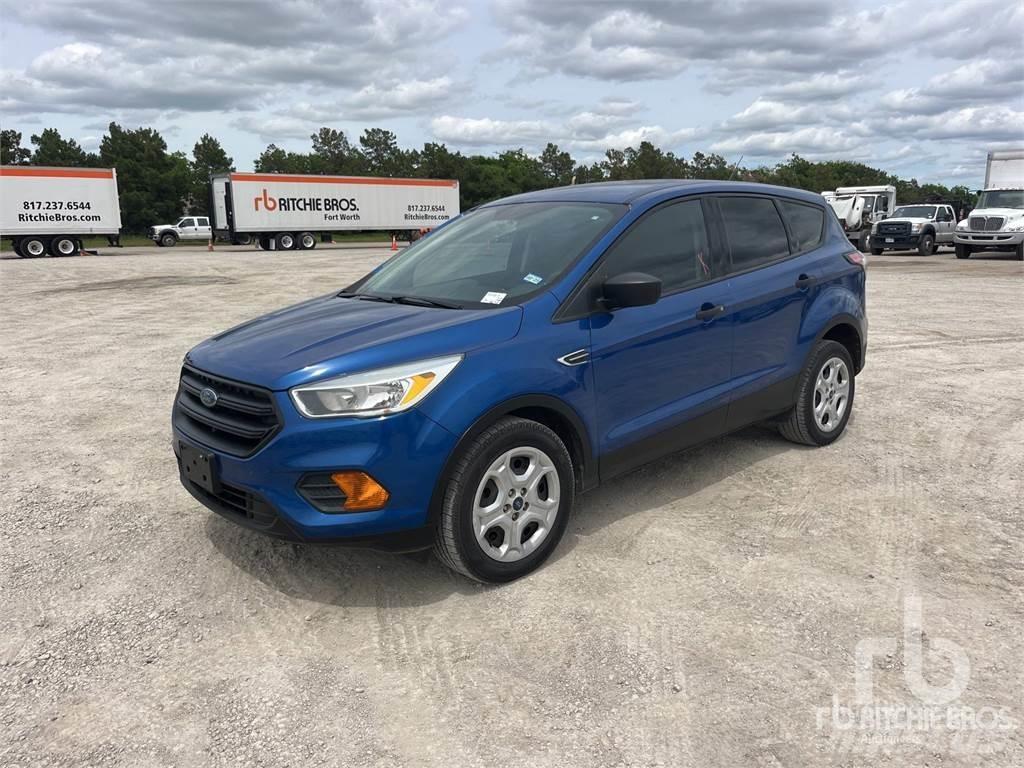 Ford ESCAPE S 皮卡车