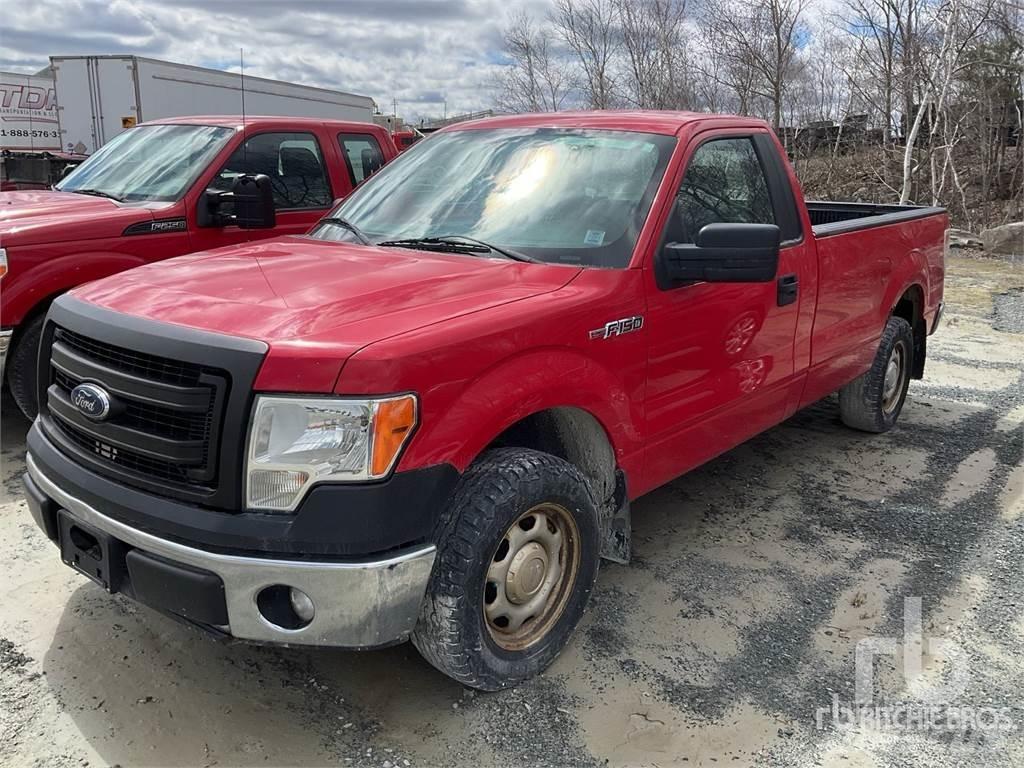Ford F-150 XL 皮卡车