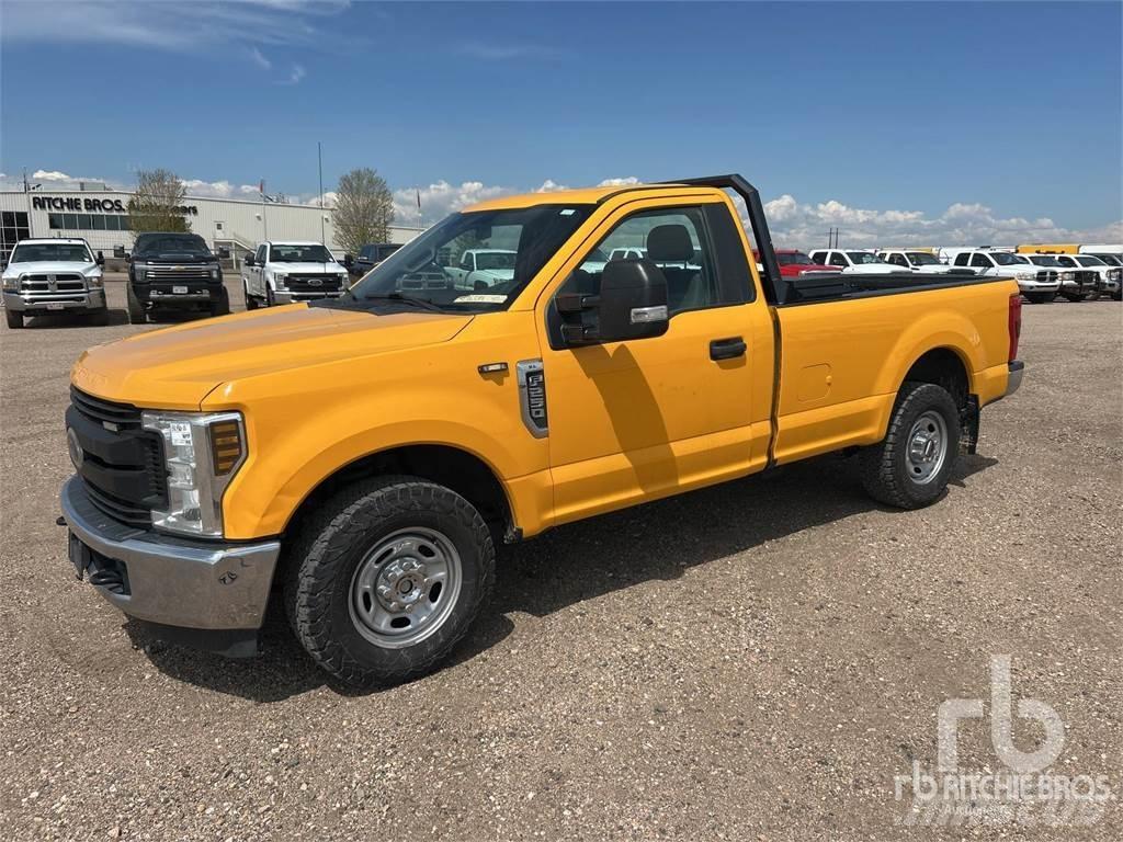 Ford F-250 皮卡车