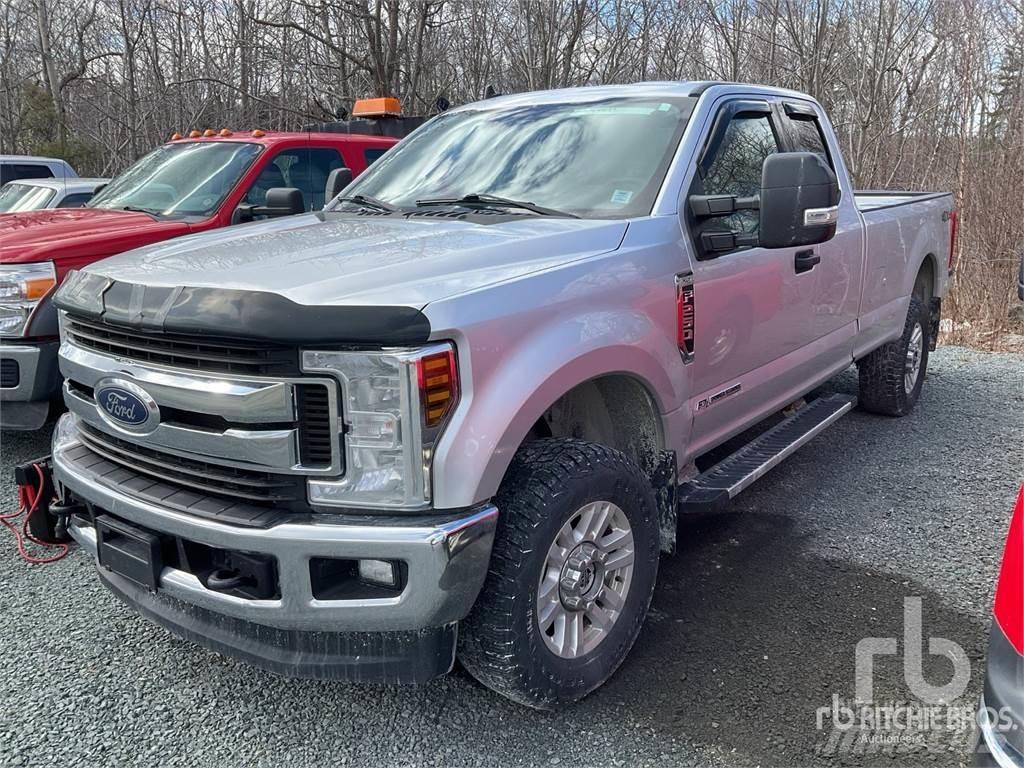 Ford F-250 皮卡车