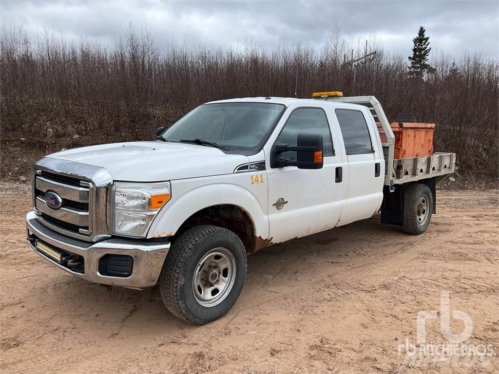 Ford F-250 平板栏板货车