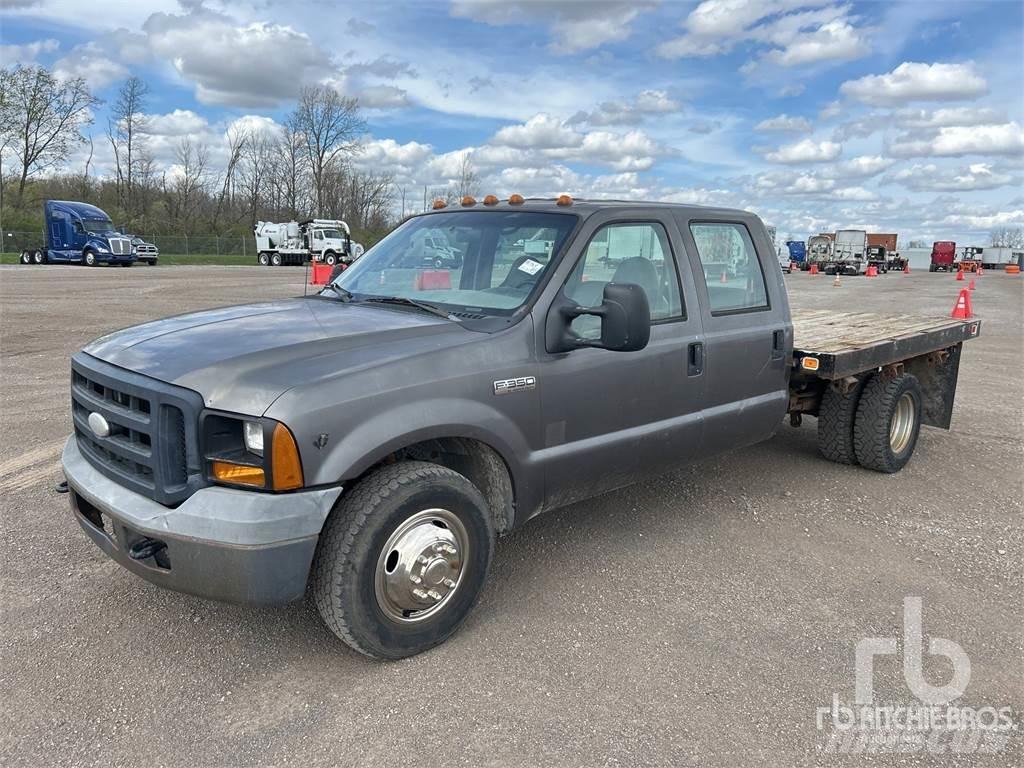 Ford F-350 平板栏板货车