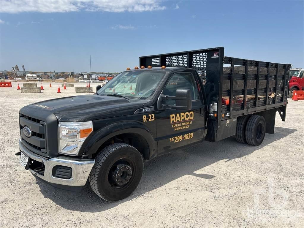 Ford F-350 平板栏板货车