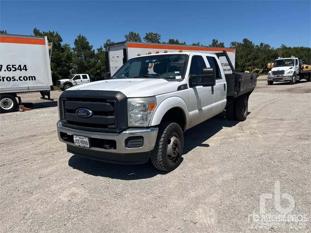 Ford F-350 平板栏板货车