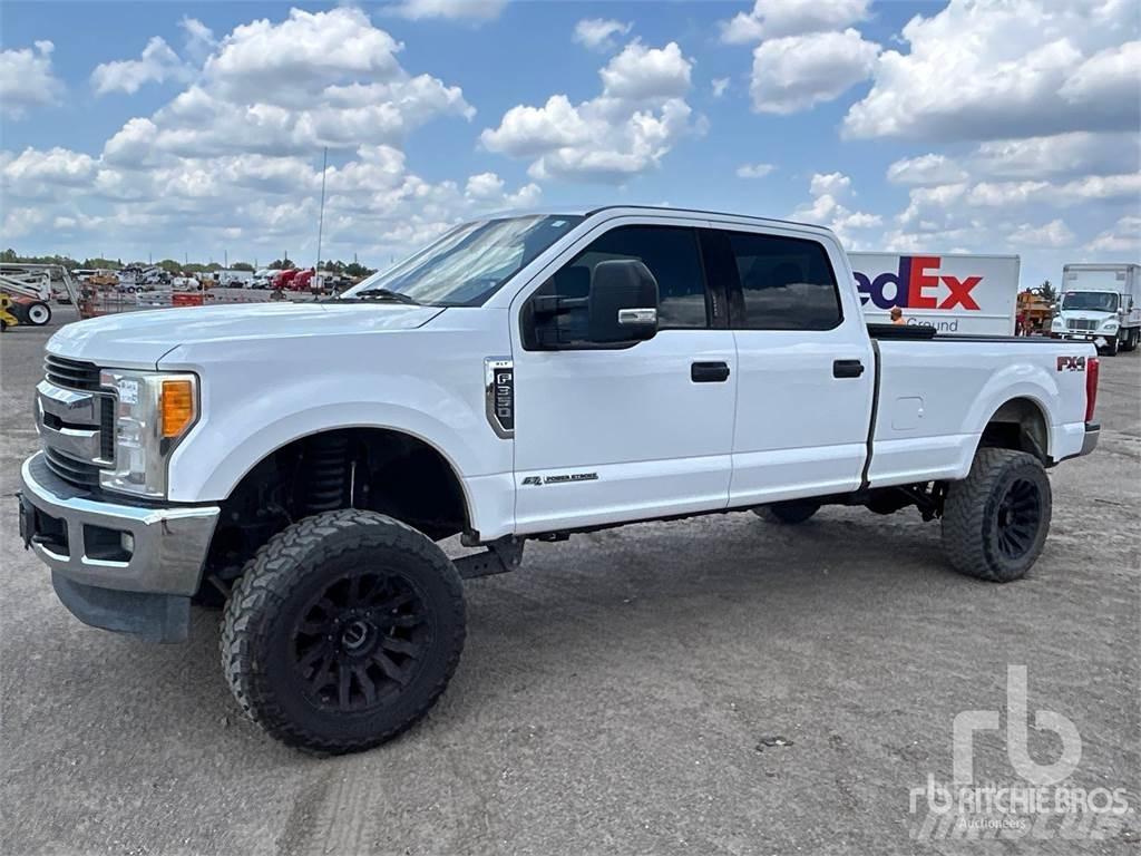 Ford F-350 皮卡车
