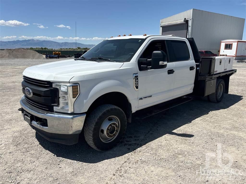 Ford F-350 皮卡车