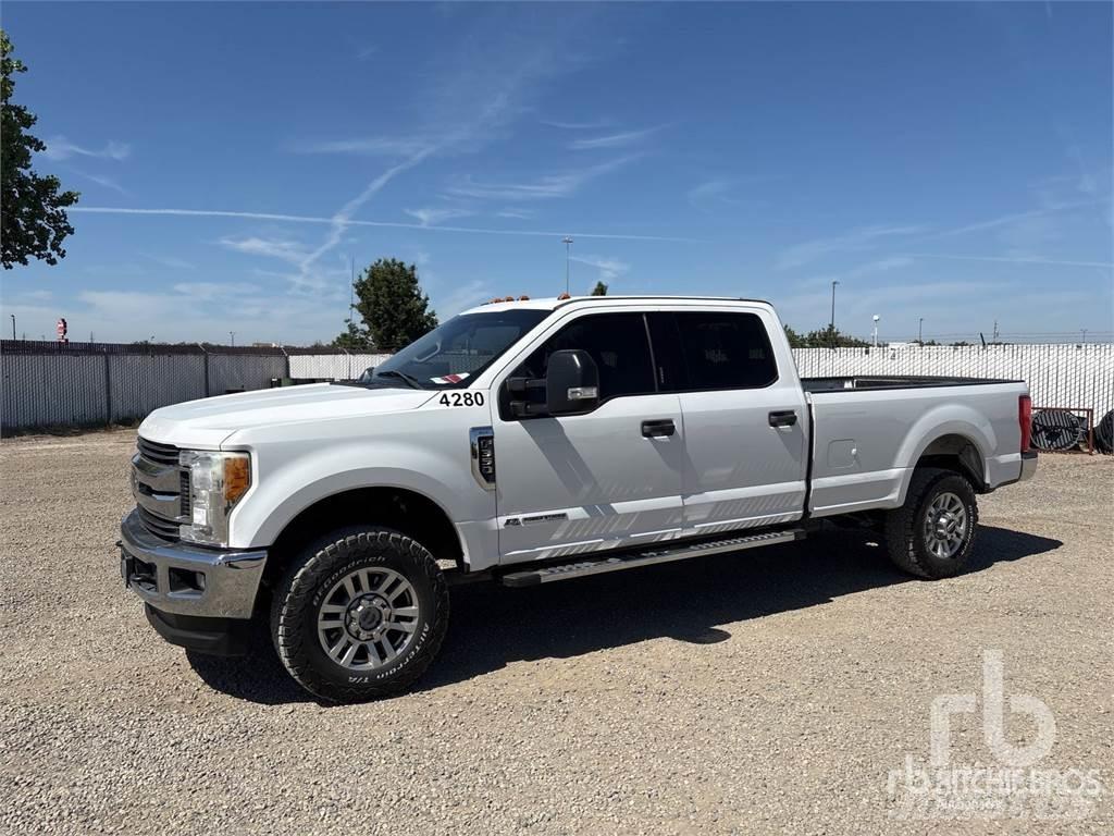 Ford F-350 皮卡车