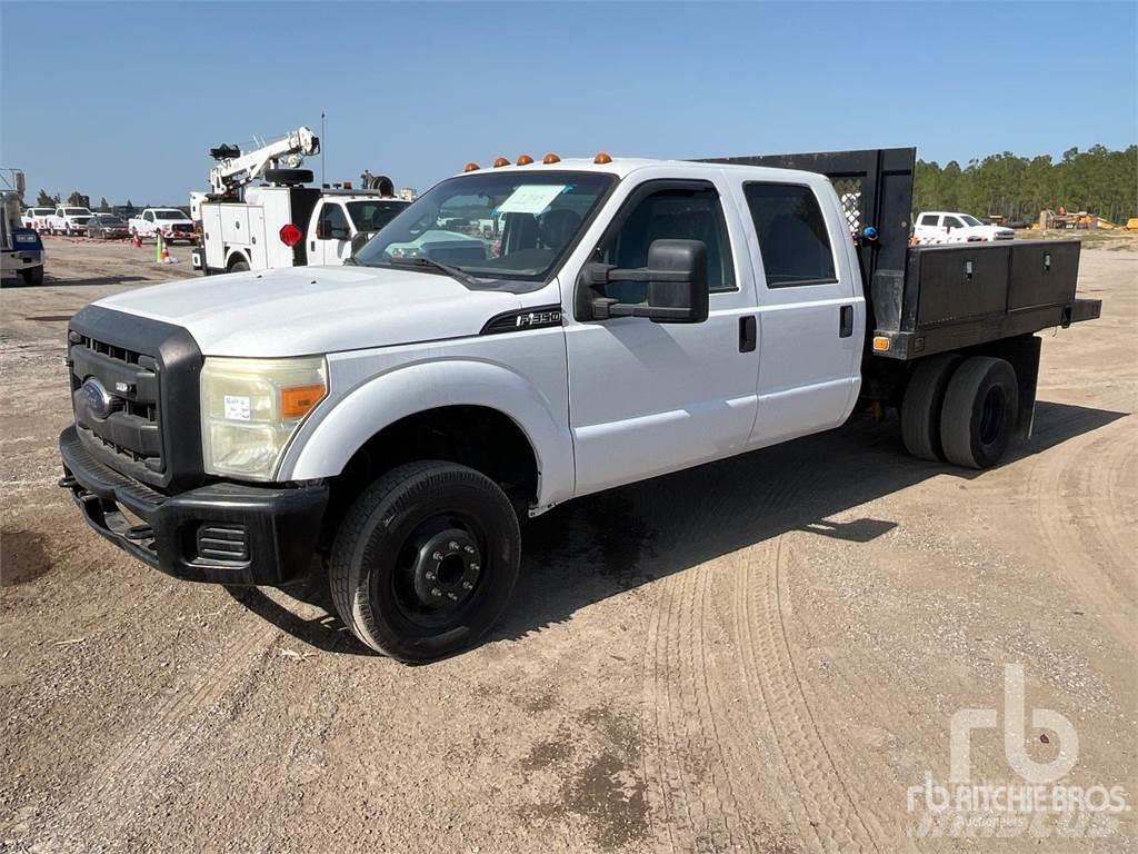 Ford F-350 平板栏板货车