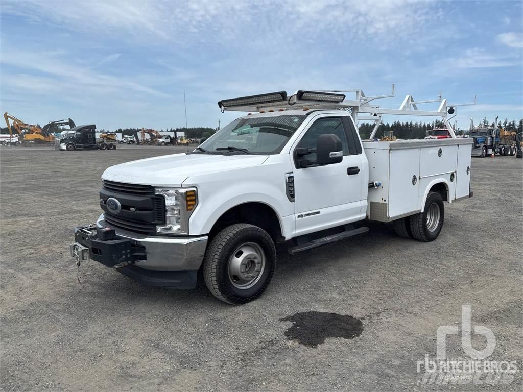 Ford F-350 平板车