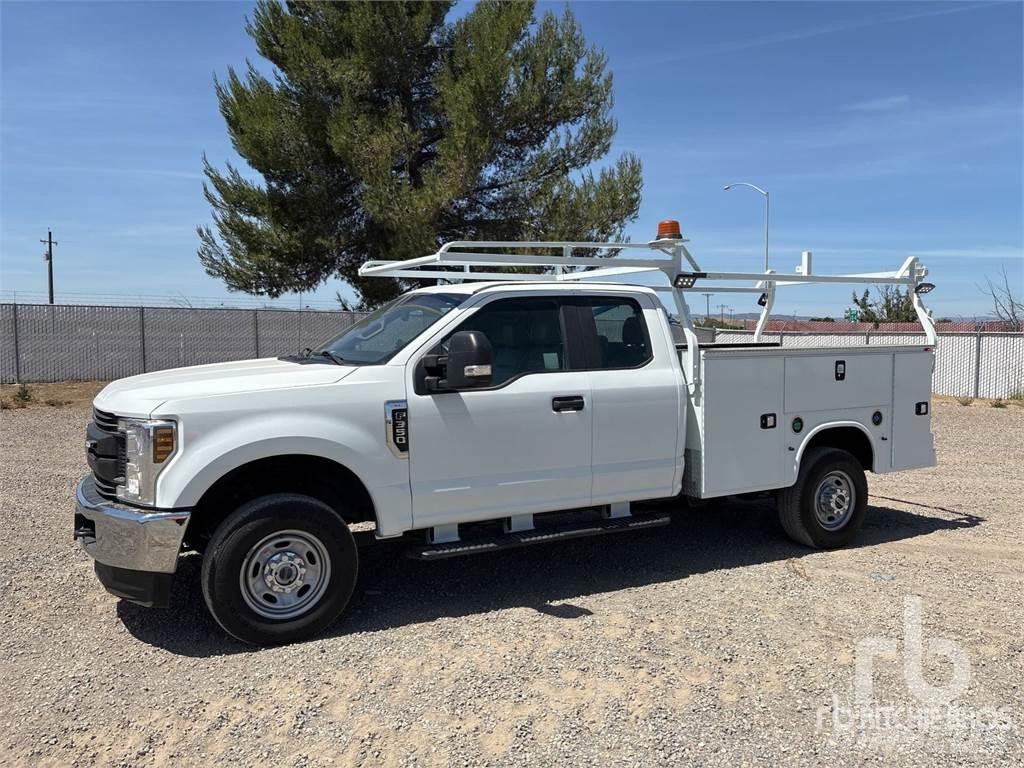 Ford F-350 皮卡车
