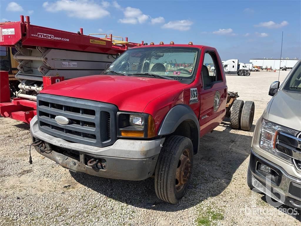Ford F-450 平板车
