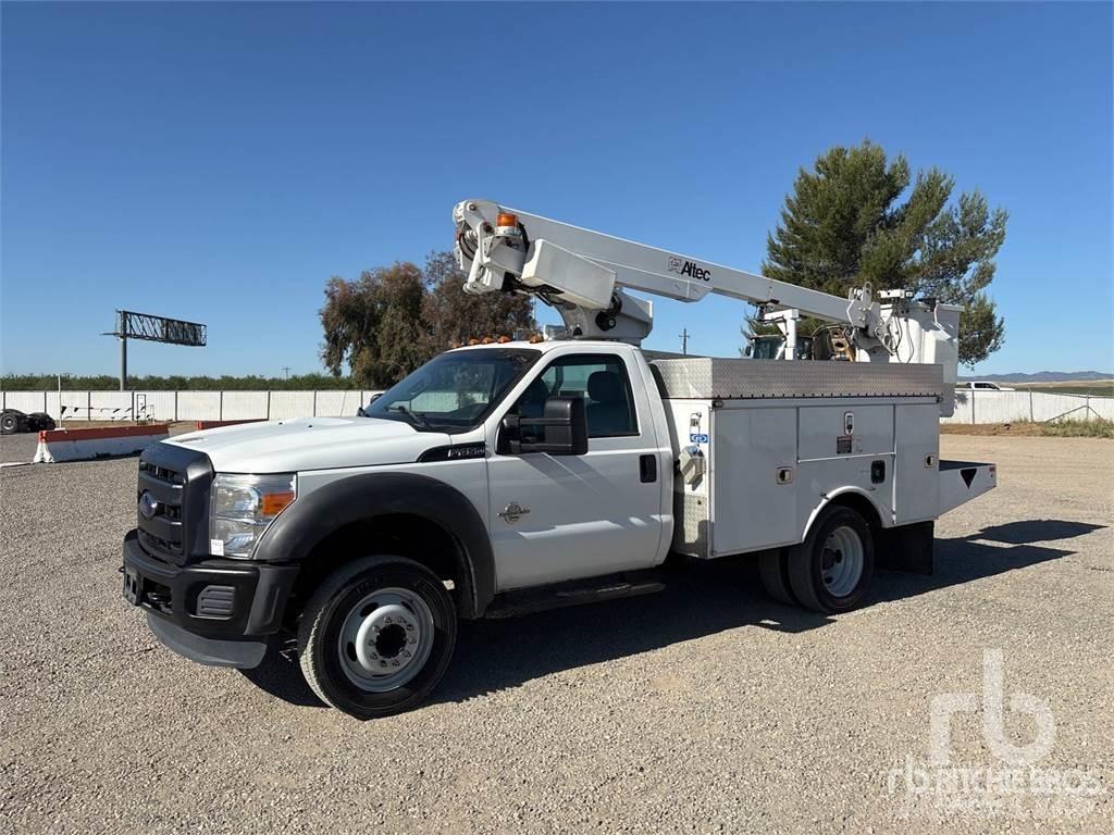 Ford F-450 拖拉移动式高空作业平台