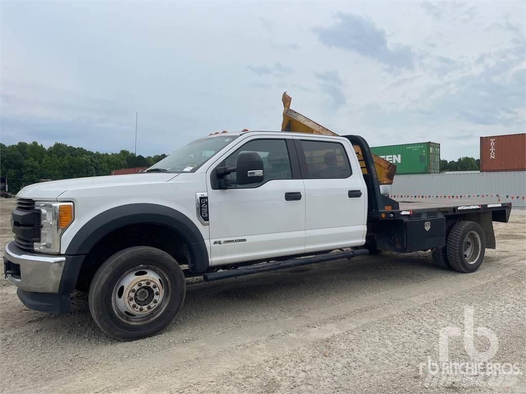 Ford F-450 平板栏板货车